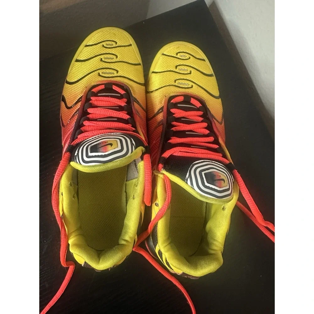 Nike Air Max Plus Fade Chrome Yellow Bright Crimson Youth‎ Size 5 Women's 6.5